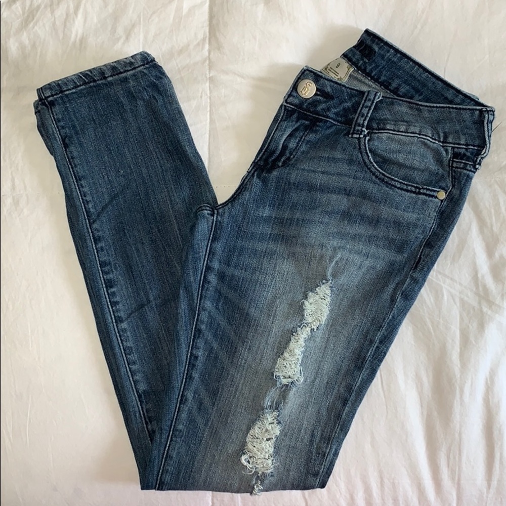 Decree | Super Skinny Distressed Jeans